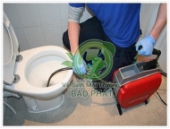 Sai lầm khi không thông nghẹt bồn cầu ngay khi có hiện tượng ứ nghẹt