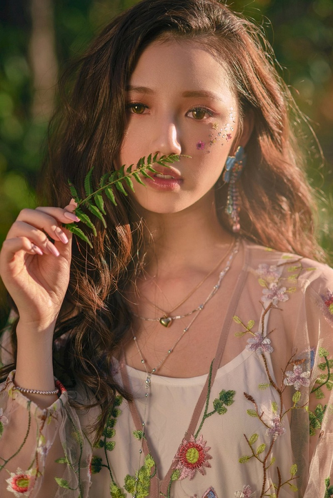 Ca sĩ Amee lộ clip n&oacute;ng