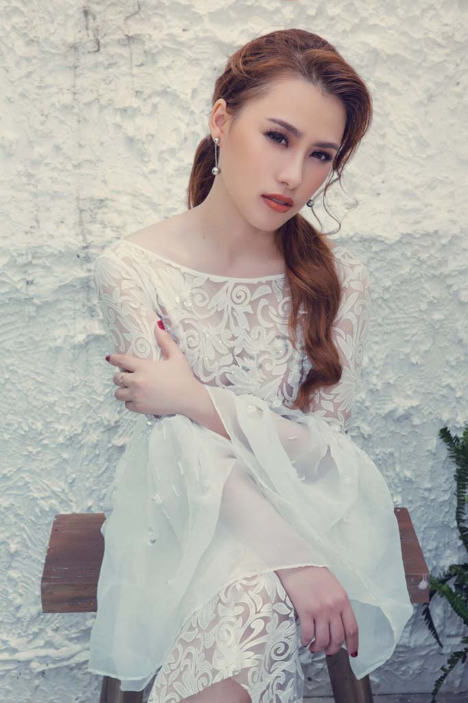 Clip n&oacute;ng ca sĩ Phương Nga