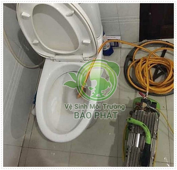 B&ocirc;̀n c&acirc;̀u kh&ocirc;ng xu&ocirc;́ng nươc và cách xử lý