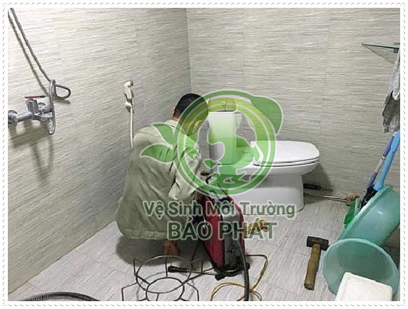 Mẹo xử lý b&ocirc;̀n c&acirc;̀u d&ocirc;̣i nước kh&ocirc;ng xu&ocirc;́ng