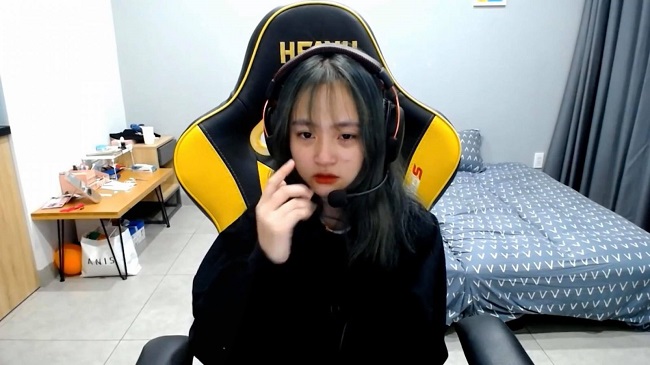 clip n&oacute;ng streamer Alice