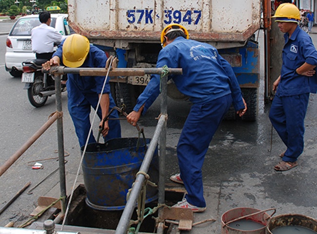 Dịch vụ nạo v&eacute;t hố ga quận 10 sử dụng trang thiết bị hiện đại, ti&ecirc;n tiến