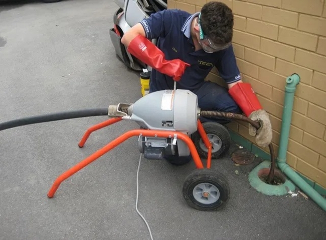 Thợ th&ocirc;ng cống nghẹt quận 4 c&oacute; uy t&iacute;n đảm bảo