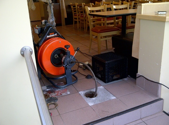 C&ocirc;ng ty th&ocirc;ng cống nghẹt quận B&igrave;nh T&acirc;n sử dụng m&aacute;y m&oacute;c hiện đại