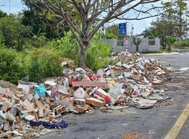 Dịch vụ thu gom r&aacute;c thải x&acirc;y dựng với quy tr&igrave;nh chuy&ecirc;n nghiệp tại Bảo Ph&aacute;t