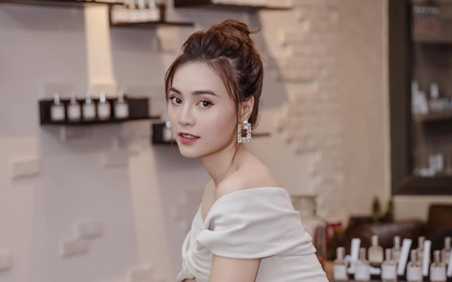 Ninh Dương Lan Ngọc lộ clip n&oacute;ng