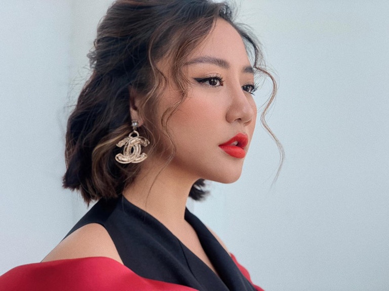 clip n&oacute;ng văn mai hương